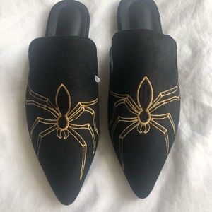 Spider slipper sandals